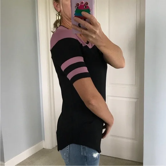 Black & Mauve Baseball Style Short Sleeve Top - Picture 3 of 4